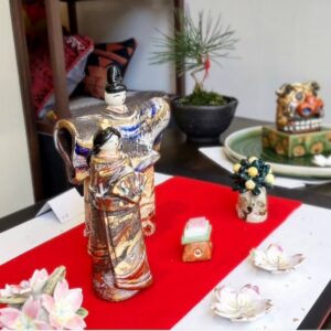 立ち雛（平安雅）